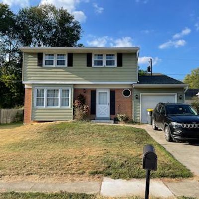 302 Darwin Dr, Newark, DE 19711