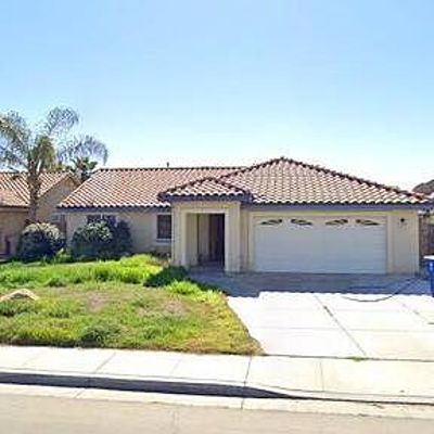 305 Scarletfire Dr, Bakersfield, CA 93307