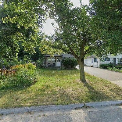 2624 Taylor St, Lansing, MI 48906