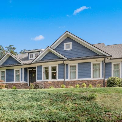 27 Meadowood Ct, Tryon, NC 28782