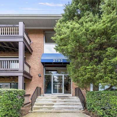 2752 Hollywood Rd #102, Falls Church, VA 22043