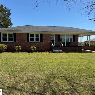 325 Byrnes St, Joanna, SC 29351