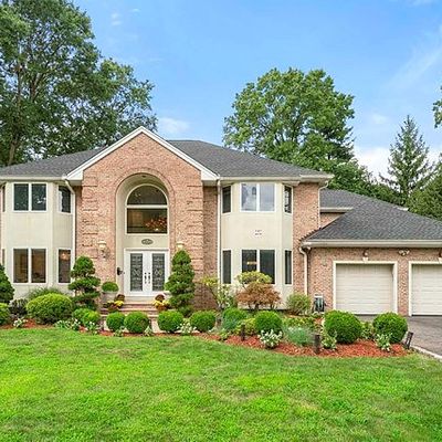 33 Arnold Ave, Closter, NJ 07624