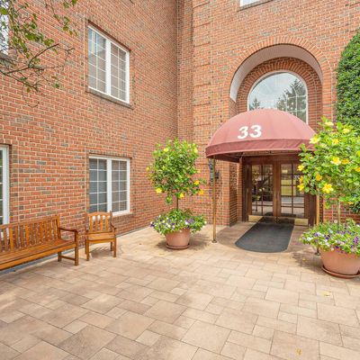 33 Lafayette Ct #2 G, Greenwich, CT 06830