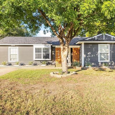 334 Nw Lorna St, Burleson, TX 76028