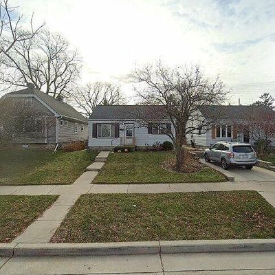 3447 E Norwich Ave, Saint Francis, WI 53235