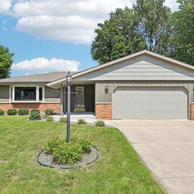 3454 E Carollton Dr, Oak Creek, WI 53154