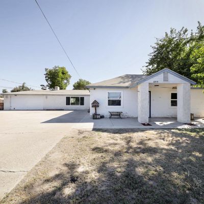 317 Curnow Rd, Bakersfield, CA 93307