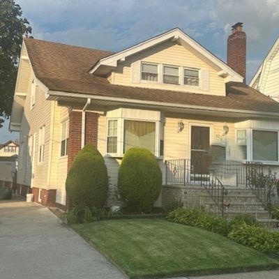 32 Burlington Ave, Paterson City, NJ 07502