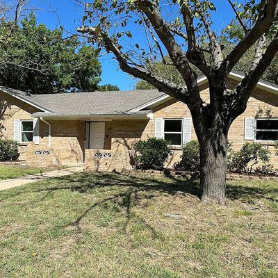 3213 Mimosa Dr, Sherman, TX 75092