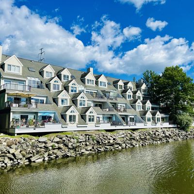 322 Popes Island Road #322, Milford, CT 06461