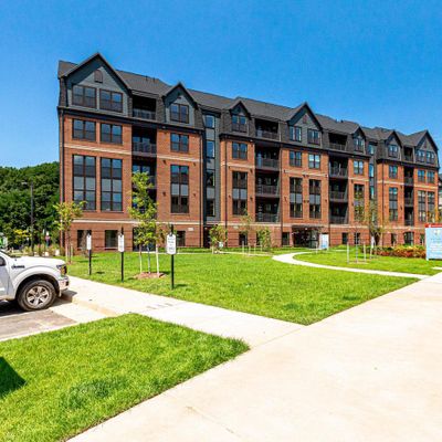 3925 Fair Ridge Dr #203, Fairfax, VA 22033