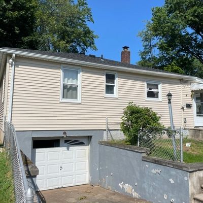 4 Atkins Ct, Clifton, NJ 07013