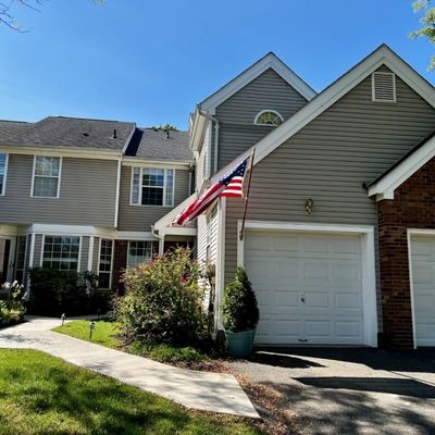 4 Clover Ct, Whitehouse Station, NJ 08889