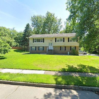 4 Dorothy Ln, Milltown, NJ 08850