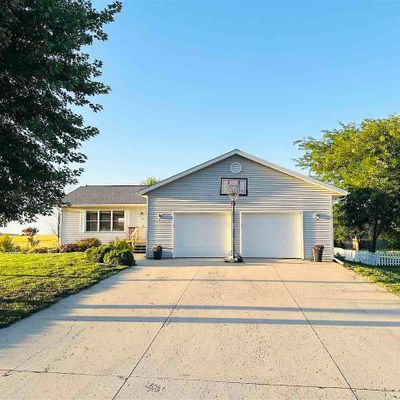 40 Walnut St, Cleveland, MN 56017