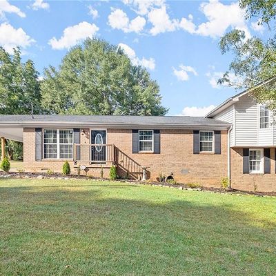 4011 Harmony Cir, Gainesville, GA 30507