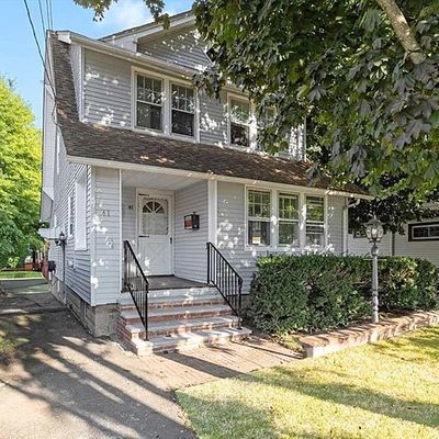 41 Ralph St, Bergenfield, NJ 07621