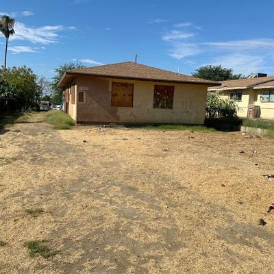 418 Crawford St, Bakersfield, CA 93305