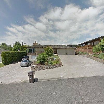 418 N 61 St Ave, Yakima, WA 98908