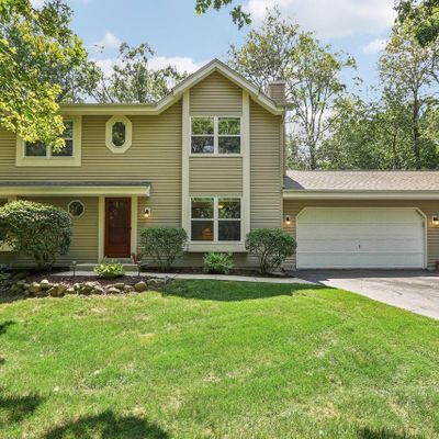 420 Prairie View Dr, North Prairie, WI 53153