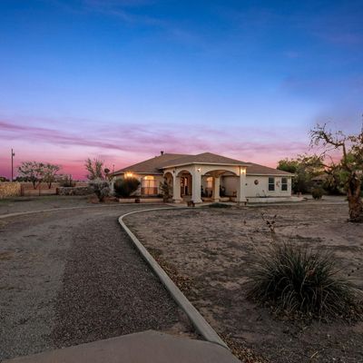 3635 Paradise Ln, Las Cruces, NM 88007