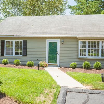 37 Aylesbury Circle #37, Madison, CT 06443