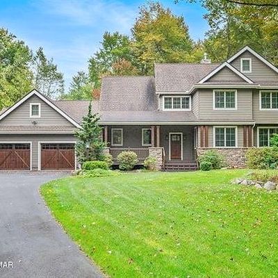 384 Wolf Hollow Rd, Lake Harmony, PA 18624