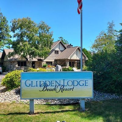 4676 Glidden Dr #105, Sturgeon Bay, WI 54235