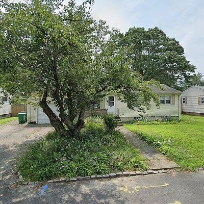 48 Wellington Ave, Warwick, RI 02886