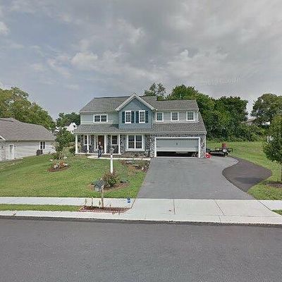 49 Circle Rock Dr, Ephrata, PA 17522