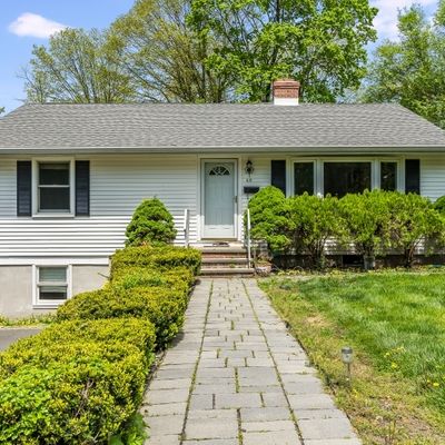 49 Signal Hill Trl, Sparta, NJ 07871