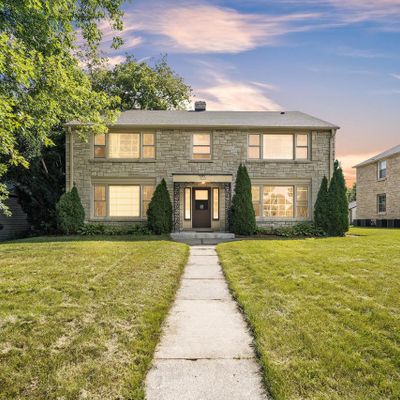 4960 N Port Washington Rd, Milwaukee, WI 53217