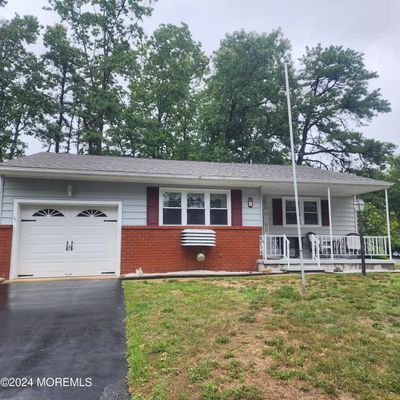 5 Kansas Drive, Whiting, NJ 08759