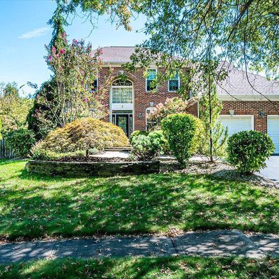 5 New Castle Ct, East Windsor, NJ 08520