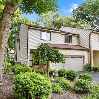 500 River Road #Apt 15, Greenwich, CT 06807