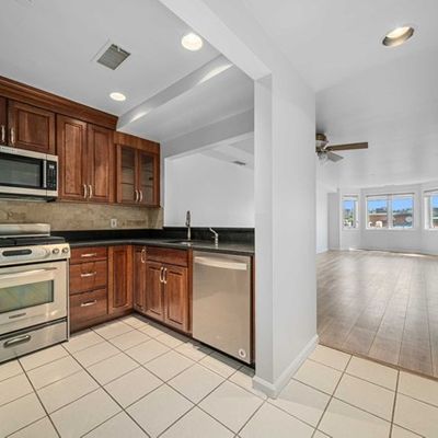 502 Penn Court #502, Edgewater, NJ 07020