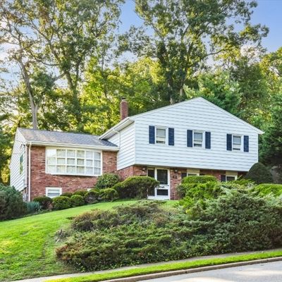 43 Dartmouth Rd, Wayne, NJ 07470