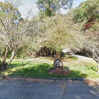 44 Oakcrest Dr, Westfield, MA 01085