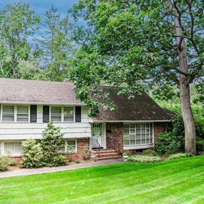 54 Everett Rd, Demarest, NJ 07627