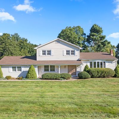 54 Juniper Dr, North Haven, CT 06473