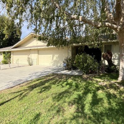 5808 Cypress Point Dr, Bakersfield, CA 93309