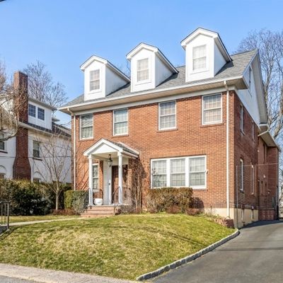 6 Harding Ct, Passaic, NJ 07055