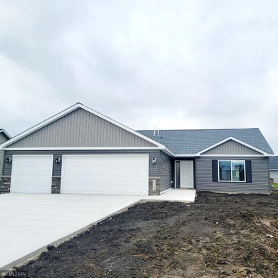 510 Rolling Hills Drive E, Le Center, MN 56057