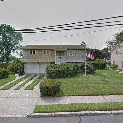 52 Mississippi Ave, Bay Shore, NY 11706