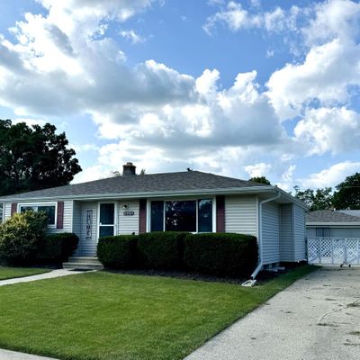 5220 55 Th St, Kenosha, WI 53144