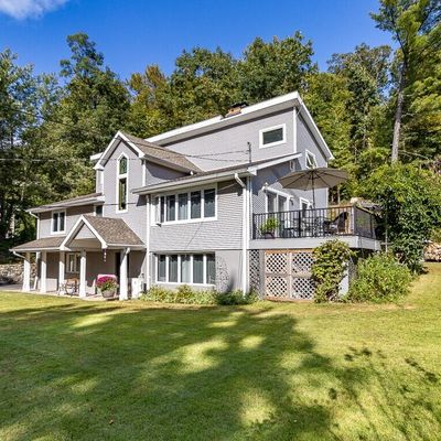 526 Huckleberry Hill Rd, Avon, CT 06001