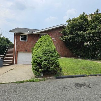 535 4 Th St, Palisades Park, NJ 07650