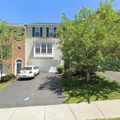 643 Village Green Blvd E, Mars, PA 16046