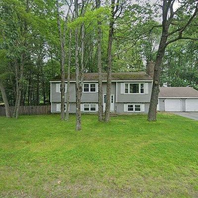 65 Barrows Dr, Topsham, ME 04086